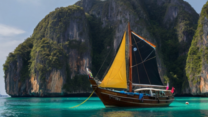 Bootsausflüge und Segeltouren um Phuket