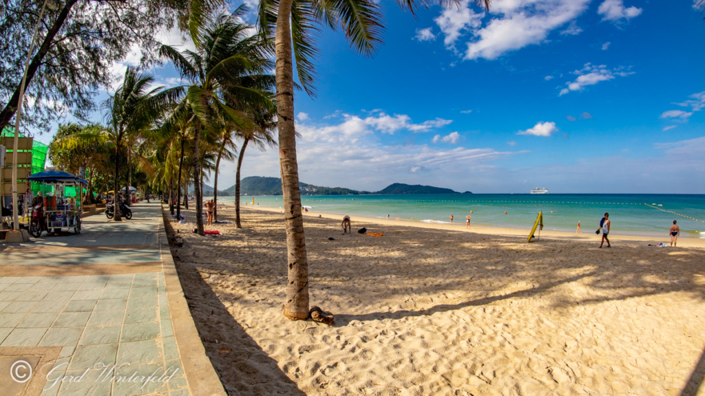 Der Patong Beach auf Phuket