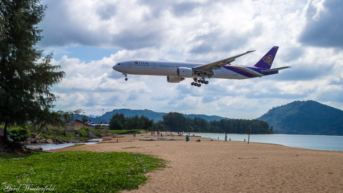 Planespotting in Phuket | Thai Boeing 777