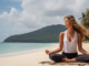 Phuket, Yoga am Strand